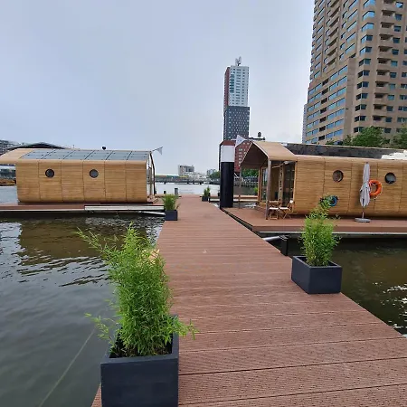 Wikkelboat Nr2 At Floating Rijnhaven Botel *